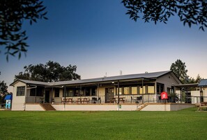 Check-in/check-out kiosk - Reflections Lake Keepit - Holiday Park (Keepit)