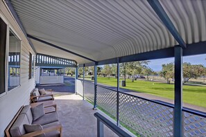 Standard Cabin - Sleeps 6 | Terrace/patio