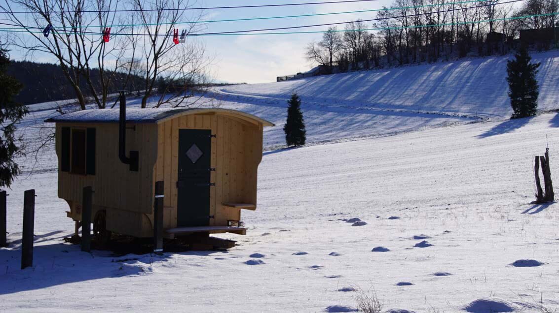 Copriletto in piuma, materassi in memory foam, tende oscuranti