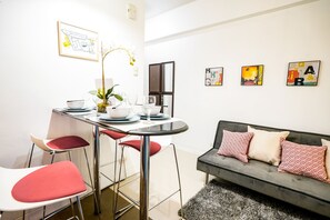 T1 16G | In-room dining - Indigo McKinley Hill Stamford Residences (Taguig)