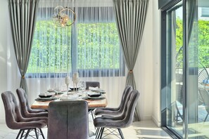 Dining - New!! Villa Celestial near Split with heated pool! (Podstrana)