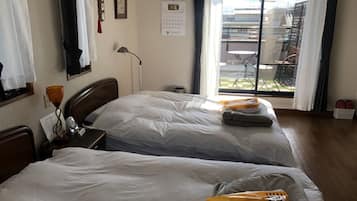 Twin Room with Extra Bed 2, Non Smoking | Individually decorated, free WiFi