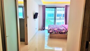 1 bedroom, bed sheets