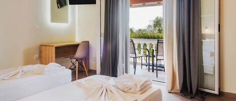 2 bedrooms, desk, iron/ironing board, free WiFi
