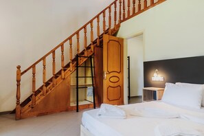 2 Schlafzimmer, Schreibtisch, Bügeleisen/Bügelbrett, kostenloses WLAN