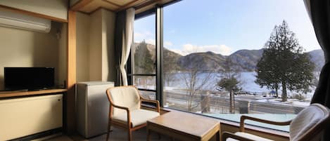 傳統客房 (Japanese Style, 5 Guests) | 房內夾萬、書桌、免費 Wi-Fi
