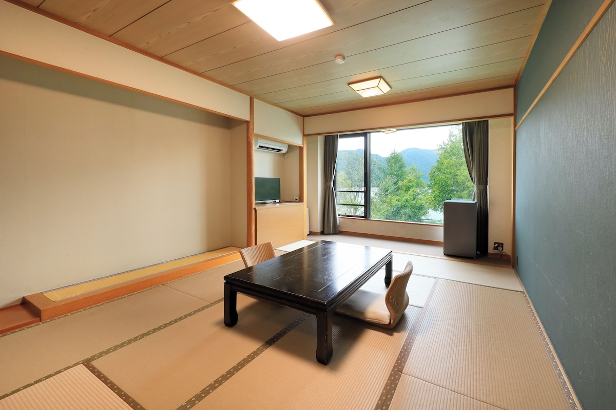 Japanese Style Room for 5 Guests | In-room safe, desk, free WiFi, bed sheets
