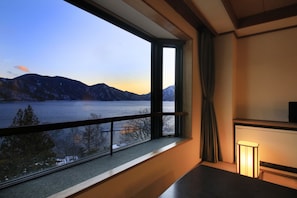 Caja de seguridad en la habitación, escritorio y wifi gratis