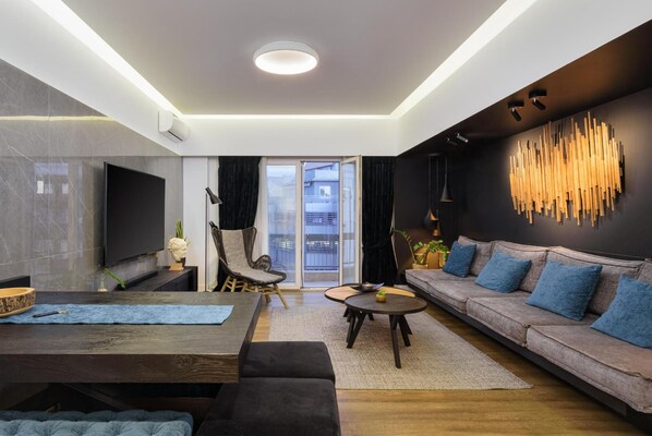 Exclusive Apartment, 4 Bedrooms | Living area | 70-inch flat-screen TV with cable channels, Smart TV, Netflix - Acropolis Unique Residence (Athens)