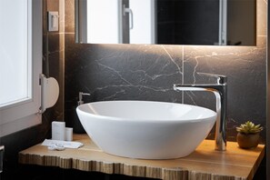Exclusive Apartment, 4 Bedrooms | Bathroom