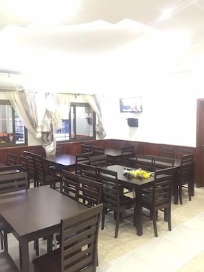 Desayuno continental gratuito y diario
