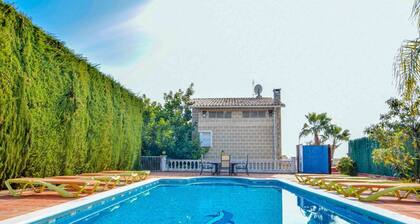 Club Villamar - Grande villa située dans un quartier tranquille à 1,2km avec piscine privée, barb...