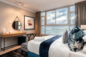 Egyptian cotton sheets, premium bedding, down duvets - Ashley on the Beach (Cape Town)