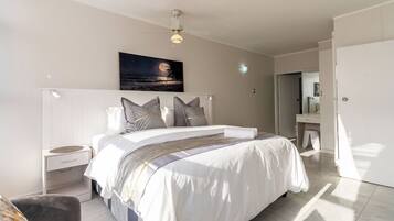 Comfort Apartment | 2 bedrooms, Egyptian cotton sheets, premium bedding, down comforters