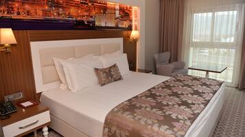 Minibar, in-room safe, desk, laptop workspace