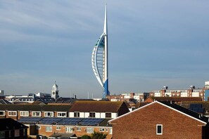 Exterior - 2 Bed apartment nr Gunwharf, shops and University (Portsmouth)