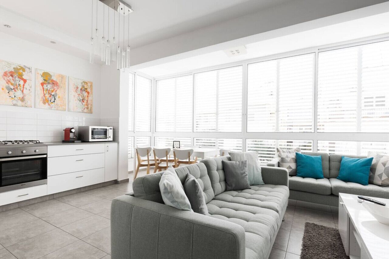 Apartment, 3 Bedrooms | Front of property