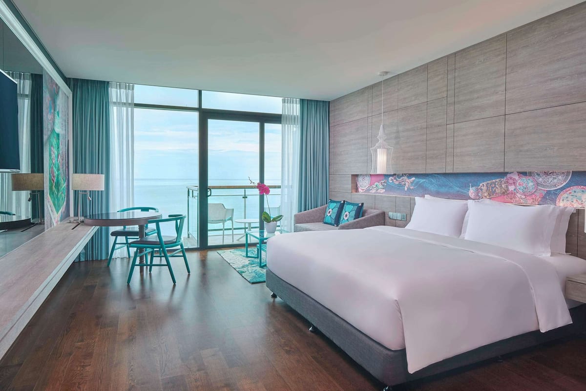 Habitación Premier, 1 cama King size, vista al mar | 2 habitaciones y artículos del minibar gratis