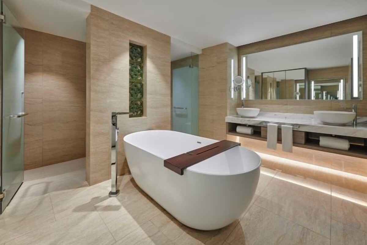 Angsana One Bedroom Deluxe Seaview Suite