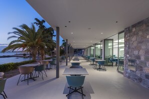 Tägliches inbegriffenes Frühstücksbuffet