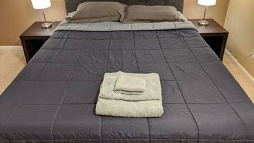 1 bedroom, desk, WiFi, bed sheets