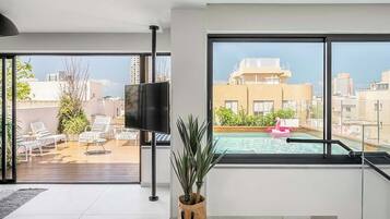 Four Bedroom Duplex Penthouse Apartment with Pool #9 | Piscina particular