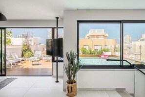 Four Bedroom Duplex Penthouse Apartment with Pool #9 | プライベートプール