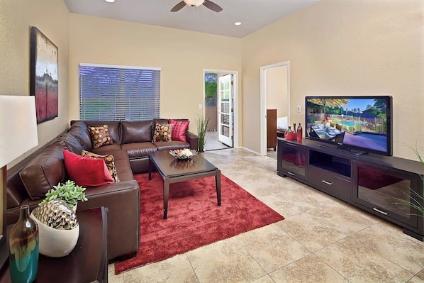 Apartment (2 Bedrooms) | Living area | TV - Ventana View Casita (Tucson)
