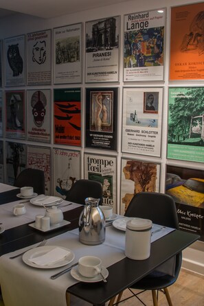 Free daily buffet breakfast - Historik Hotel Christinenhof (Hamelin)