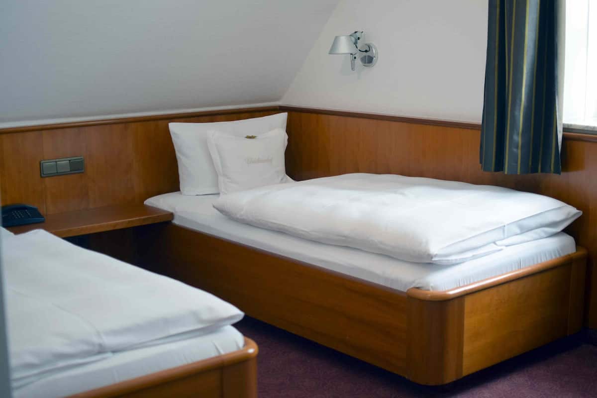 Minibar, desk, WiFi (free), bed sheets