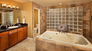 Villa (6 Bedrooms) | Bathroom | Hair dryer, shampoo