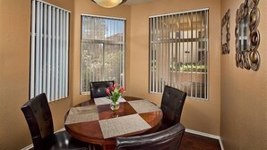Private kitchen - Shea Condo (Scottsdale)
