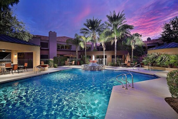 حمّام سباحة خارجي