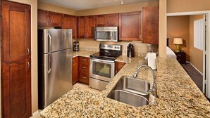 Private kitchen - Shea Condo (Scottsdale)