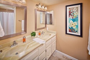 Apartamento (1 Bedroom) | Banheiro | Banheira 