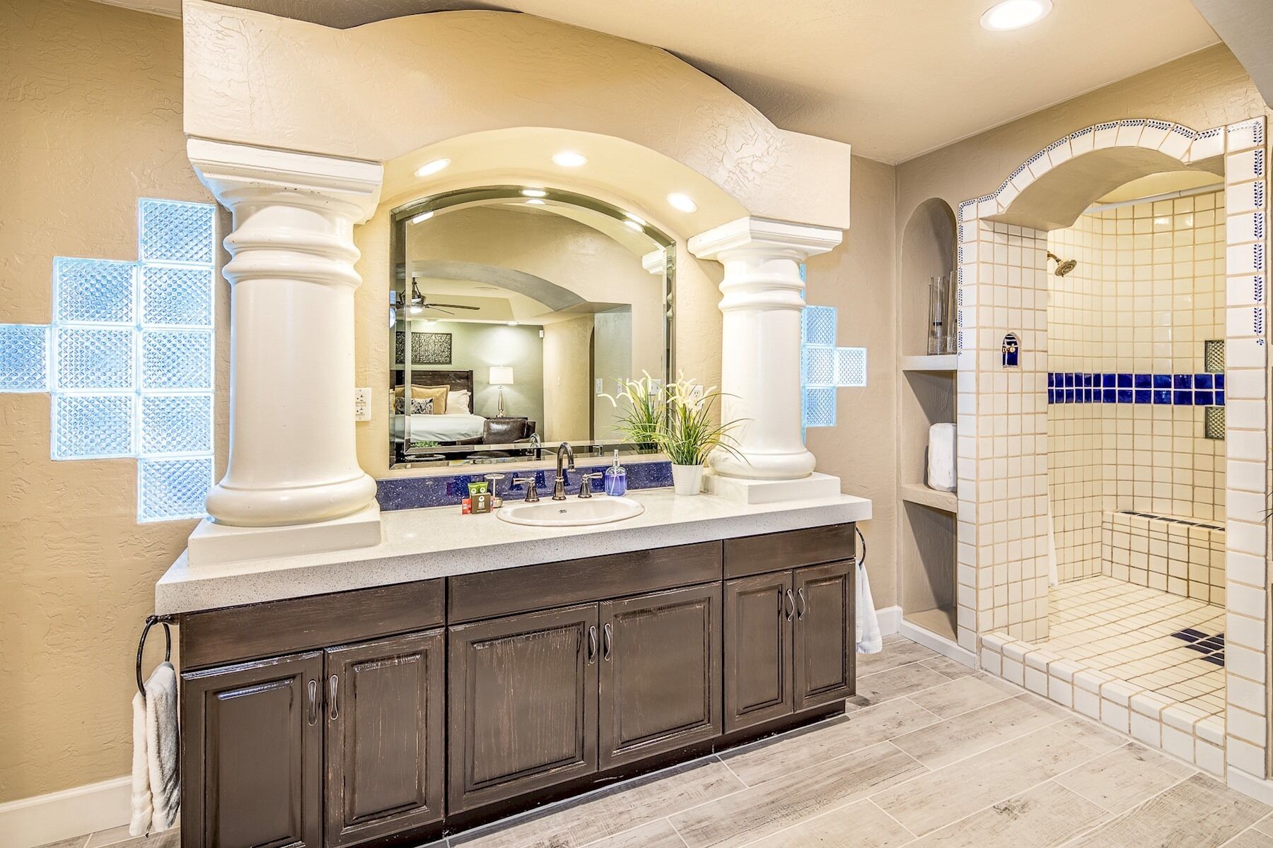 House (6 Bedrooms) | Bathroom | Hair dryer, towels