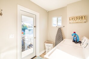 House (4 Bedrooms) | 4 bedrooms, bed sheets - Old Town Retreat (Scottsdale)