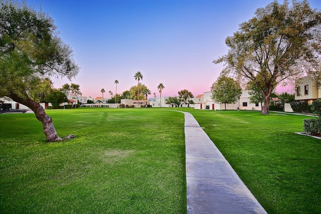 المنطقة المحيطة بالمنشأة