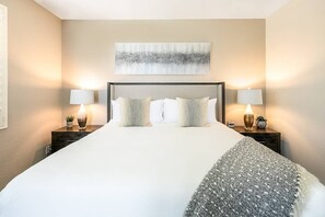 House (6 Bedrooms) | 6 bedrooms, iron/ironing board, travel crib, bed sheets - Desert Retreat (Phoenix)