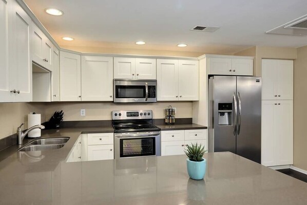 Oven, stovetop, dishwasher, cookware/dishes/utensils