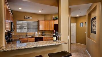 Apartment (2 Bedrooms) | Private kitchen