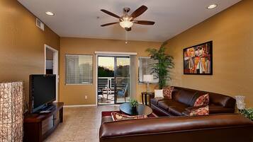 Apartment (2 Bedrooms) | Living room