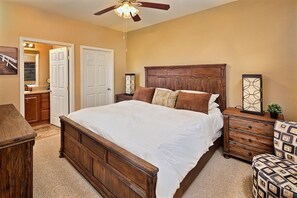 2 عدّة غرف نوم ومكواة/لوح كي وواي فاي وملاءات أسرّة