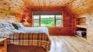 3 bedrooms, iron/ironing board, Internet, bed sheets - Harmony Hill: Gather Your Gals for Galentine's! (Canandaigua)