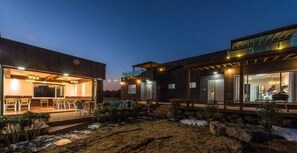 Front of property – evening/night - Jeju Courtyard Pension (Seogwipo)