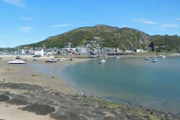 Beach - Seaview Apartment Sleeps 2 -patio -wifi -Tv (Barmouth)