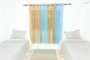 4 habitaciones, tabla de planchar con plancha y wifi gratis 