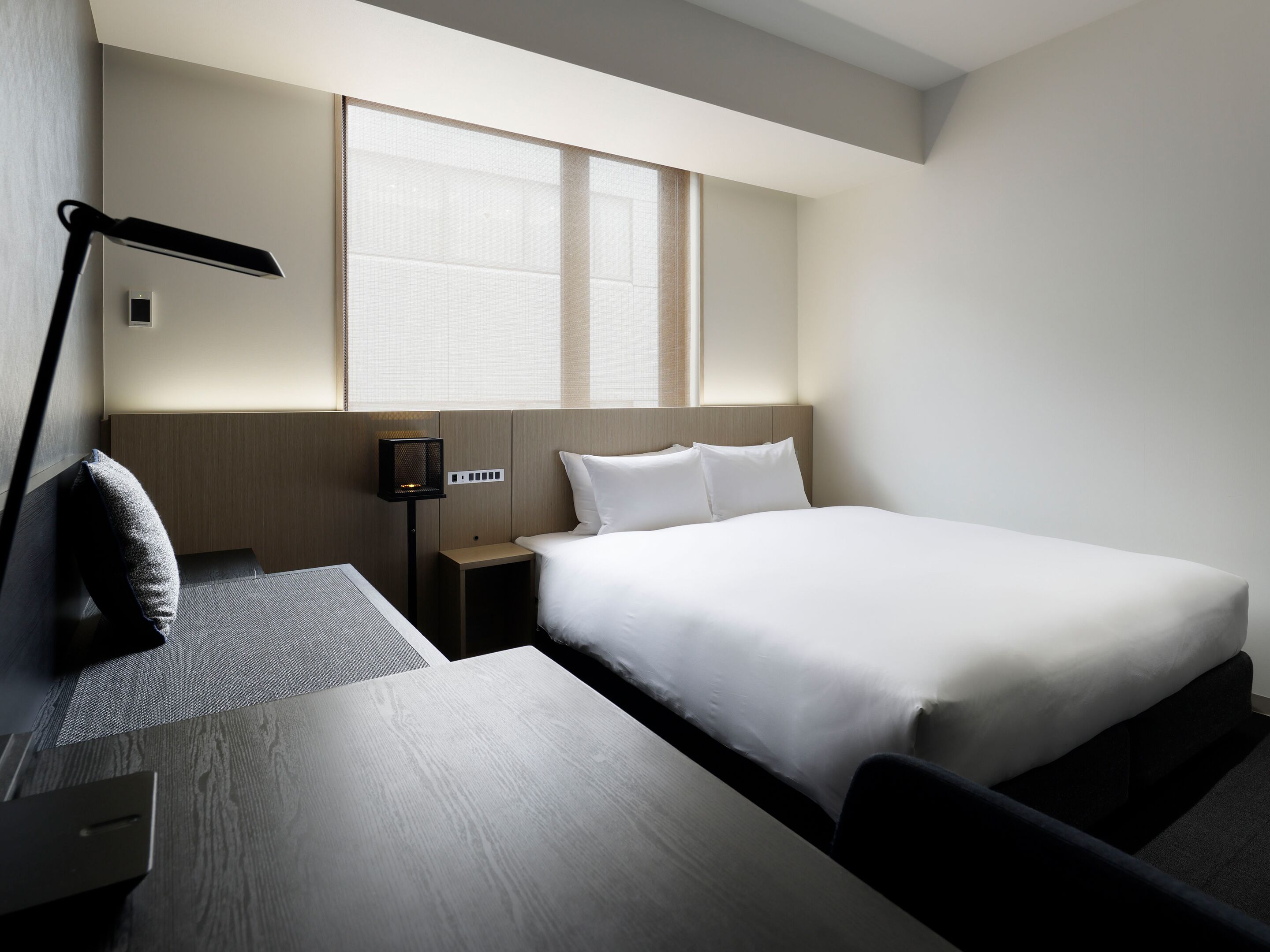 Queen for 1-2 guests, Non Smoking | In-room safe, blackout drapes, free WiFi, bed sheets