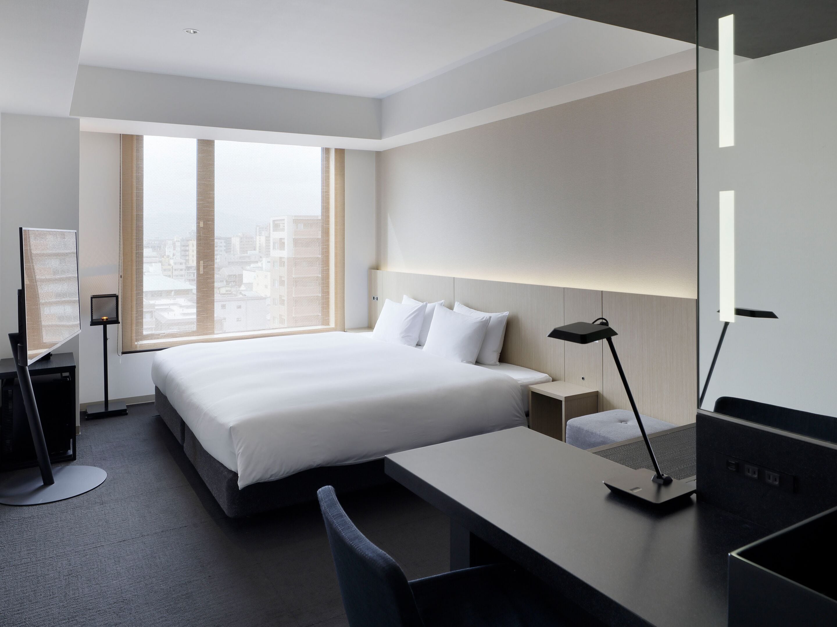 King for 1-2 guests, Non Smoking | In-room safe, blackout drapes, free WiFi, bed sheets