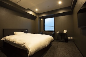 Down comforters, desk, free WiFi - Hotel Parman (Chiba)